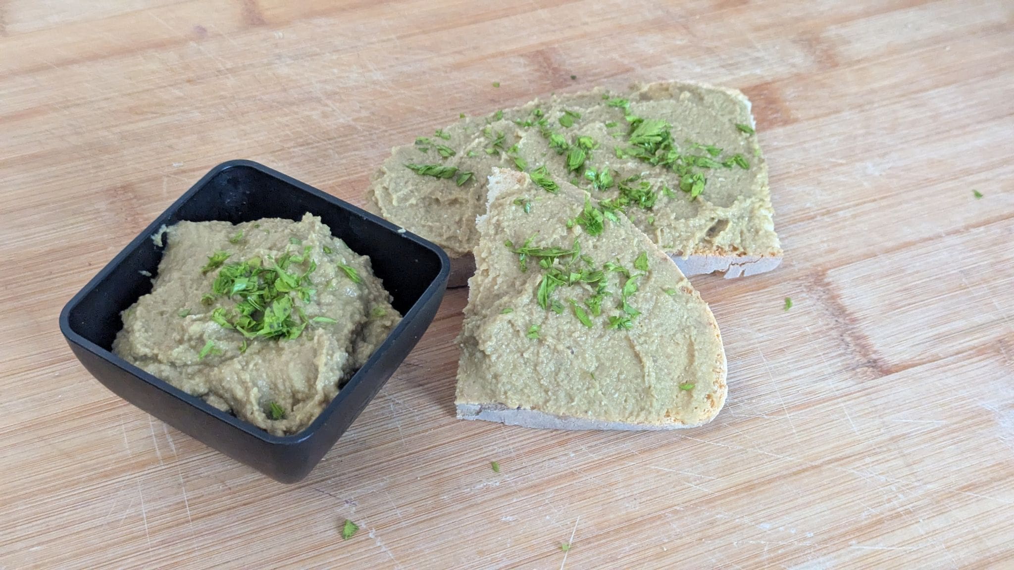 Crostini di patè di lenticchie