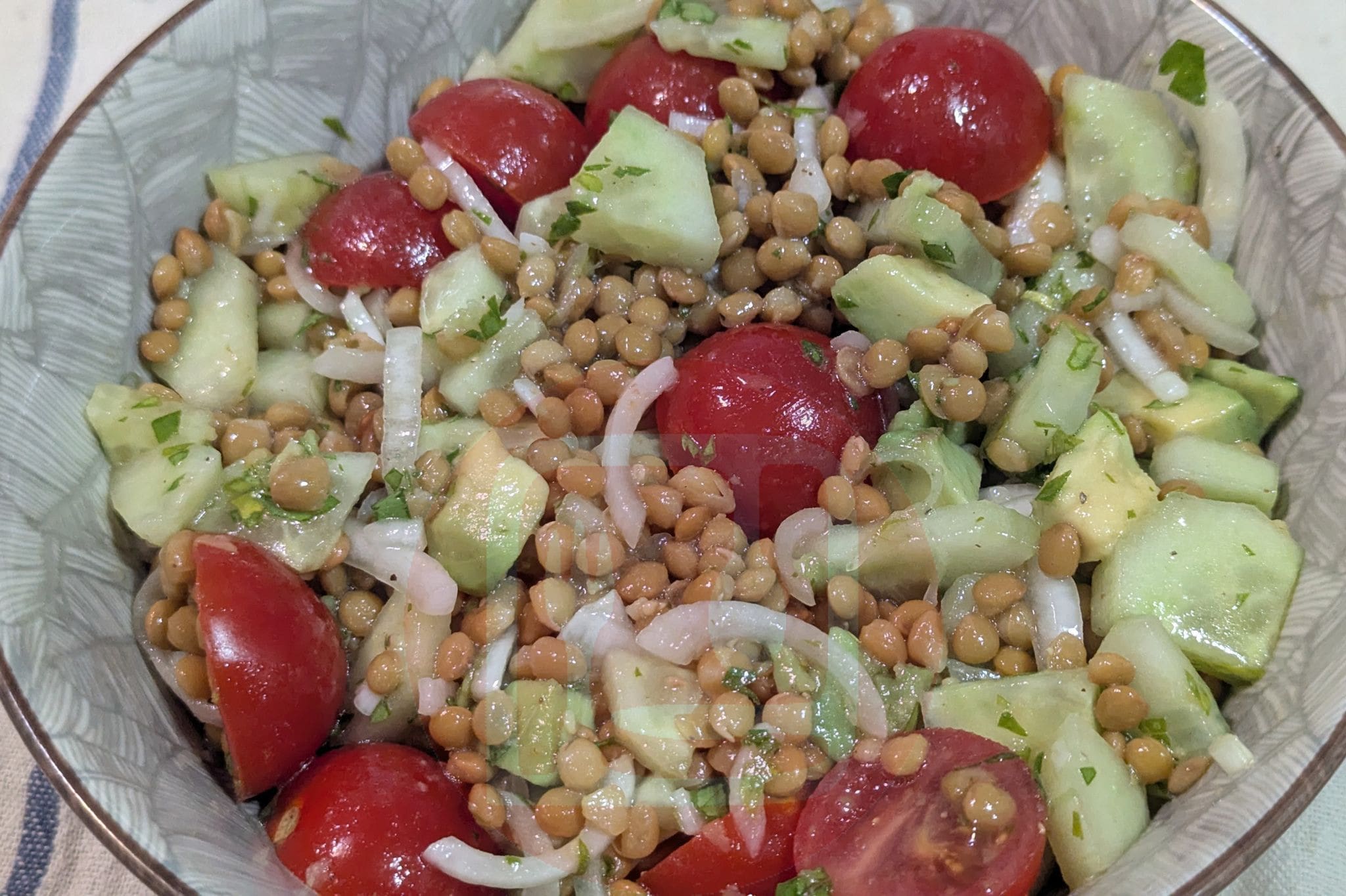 Insalata di Lenticchie e Avocado: Fresca, Nutriente e Pronta in 15 Minuti!